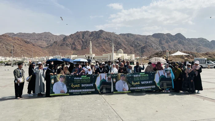 Rombongan jemaah Nava Tour di Jabal Nur